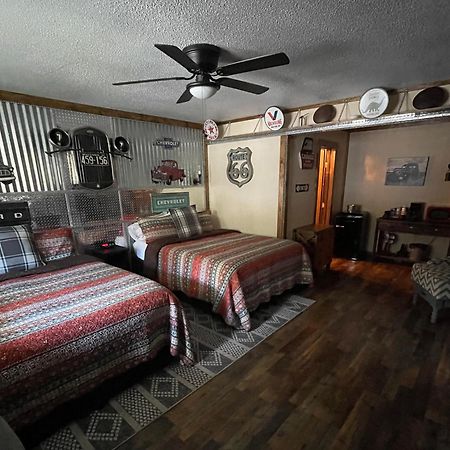 Dusty Boots Motel & Cafe คลาวด์ครอฟท์ ภายนอก รูปภาพ