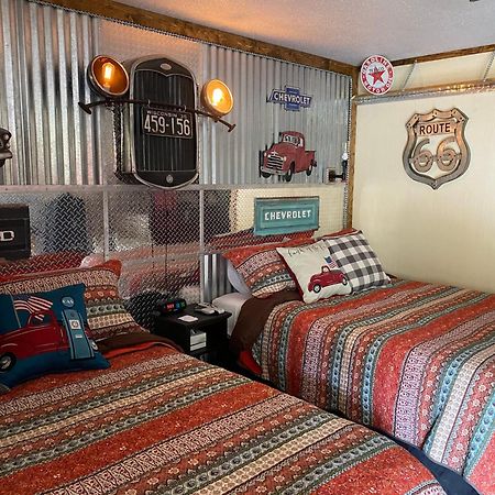Dusty Boots Motel & Cafe คลาวด์ครอฟท์ ภายนอก รูปภาพ