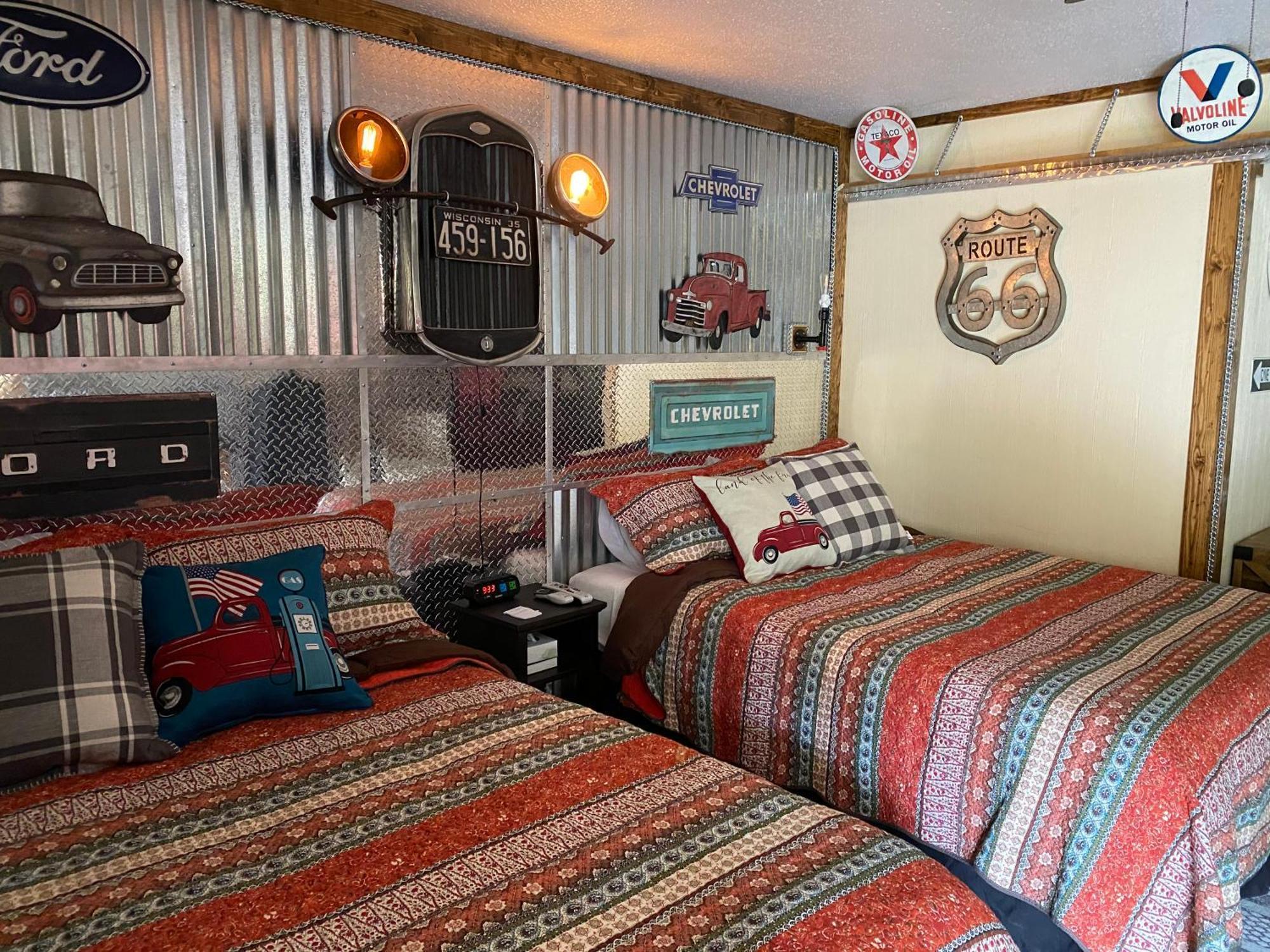 Dusty Boots Motel & Cafe คลาวด์ครอฟท์ ภายนอก รูปภาพ