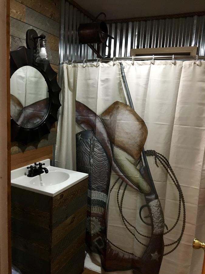 Dusty Boots Motel & Cafe คลาวด์ครอฟท์ ภายนอก รูปภาพ