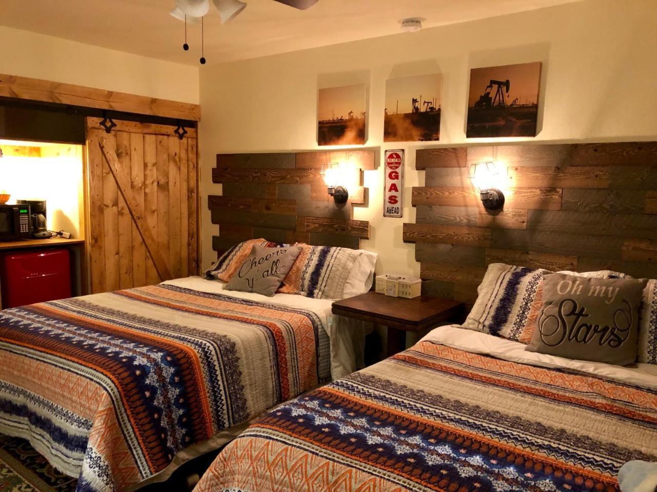 Dusty Boots Motel & Cafe คลาวด์ครอฟท์ ภายนอก รูปภาพ